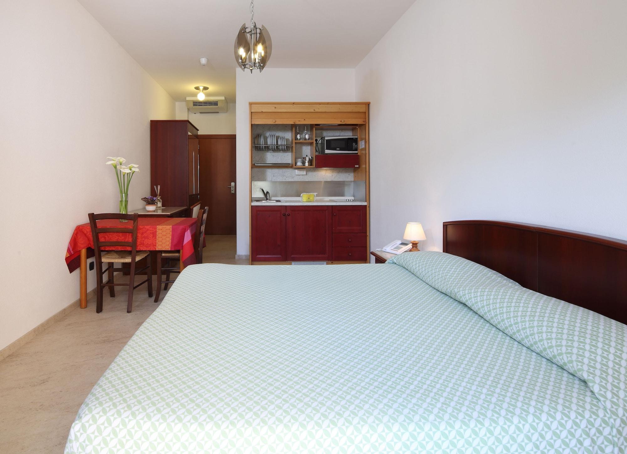 דייבה מרינה Residence Hotel Kriss מראה חיצוני תמונה