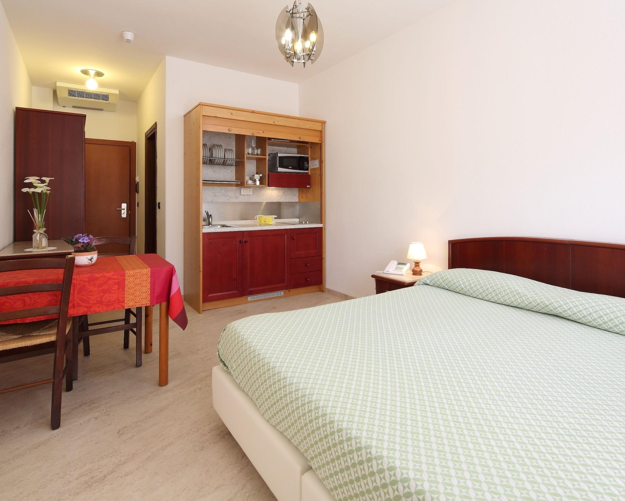 דייבה מרינה Residence Hotel Kriss מראה חיצוני תמונה