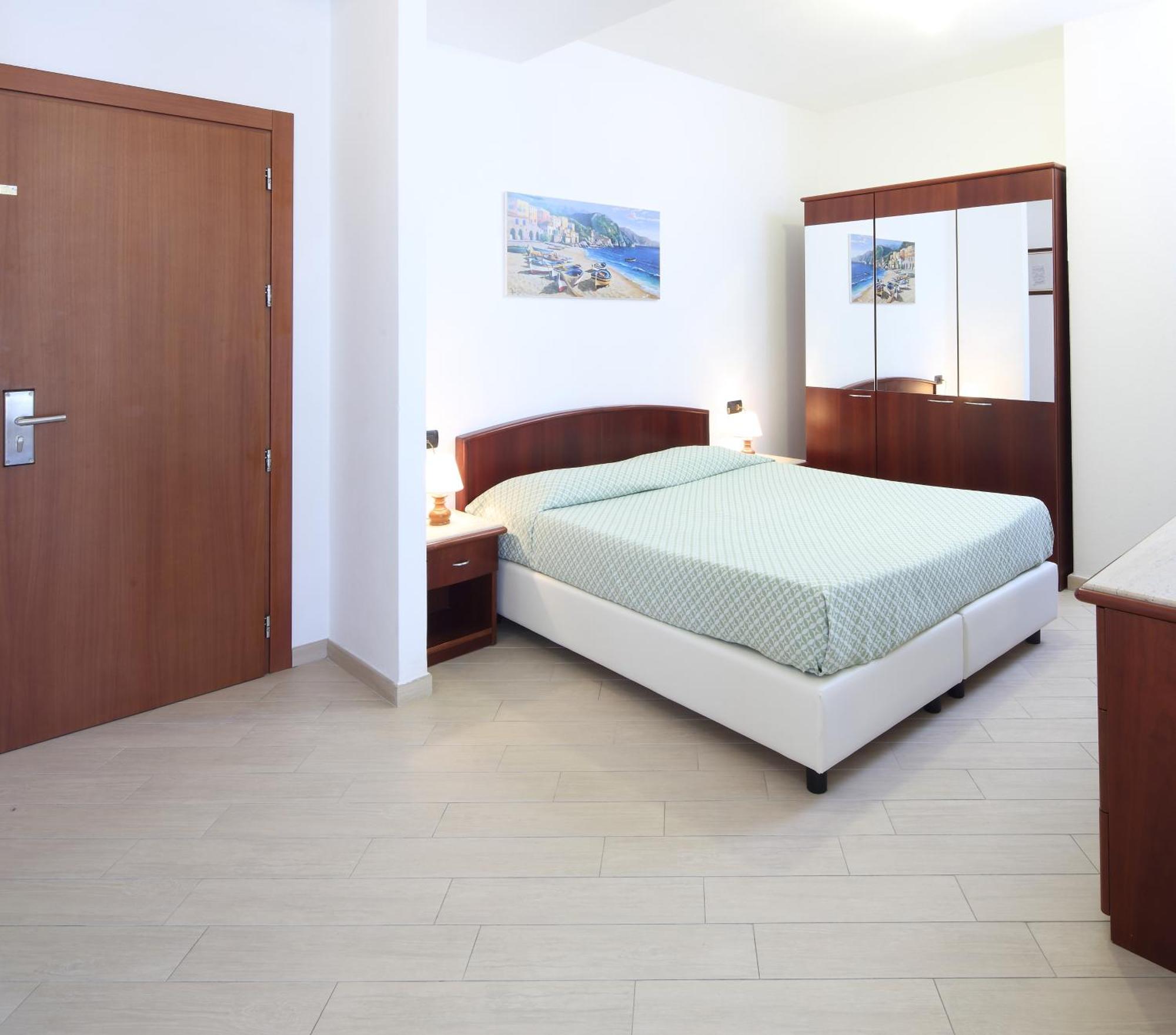 דייבה מרינה Residence Hotel Kriss מראה חיצוני תמונה
