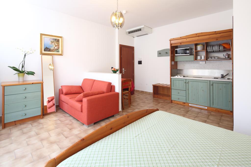 דייבה מרינה Residence Hotel Kriss מראה חיצוני תמונה