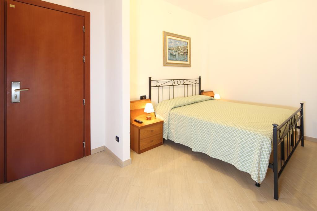דייבה מרינה Residence Hotel Kriss מראה חיצוני תמונה