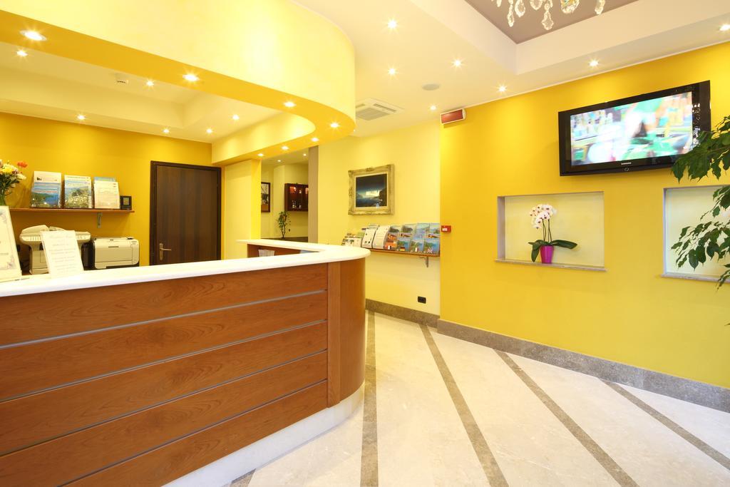 דייבה מרינה Residence Hotel Kriss מראה חיצוני תמונה
